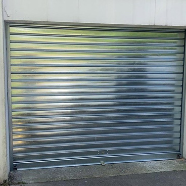 rideau-metallliques-lames-pleines